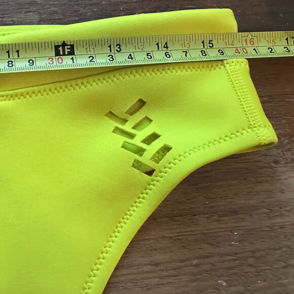 Sports Illustrated Small Yellow Bikini BOTTOM ONLY Small Keyhole and open back - Picture 5 of 9
